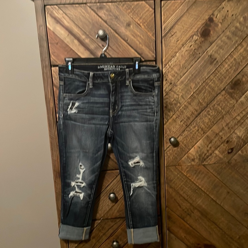 American Eagle, ripped leg jegging.